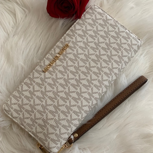 Last one 🎊 Full size MK vanilla wallet - Picture 2 of 4